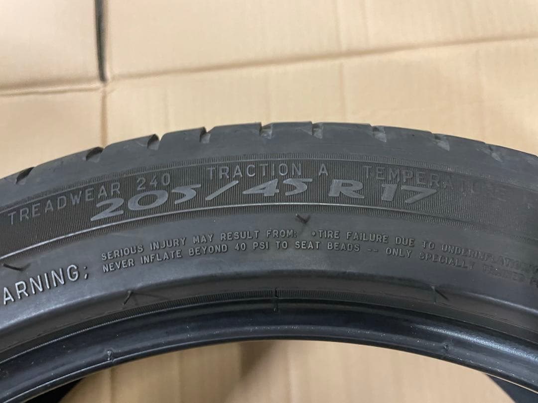 ② 205/45R17 中古タイヤ　2本
