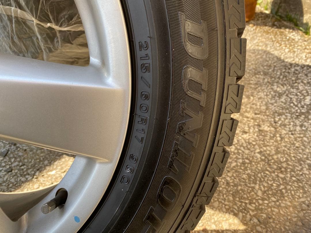 日産純正アルミホイールとスタッドレスタイヤ 215/60R17 のセット