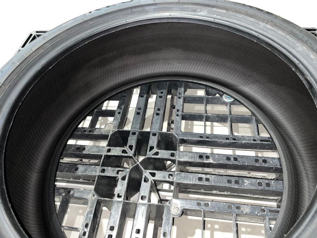 レグノGR-X3 245/40R20 9/15購入後200キロ走行　ほぼ新品１本