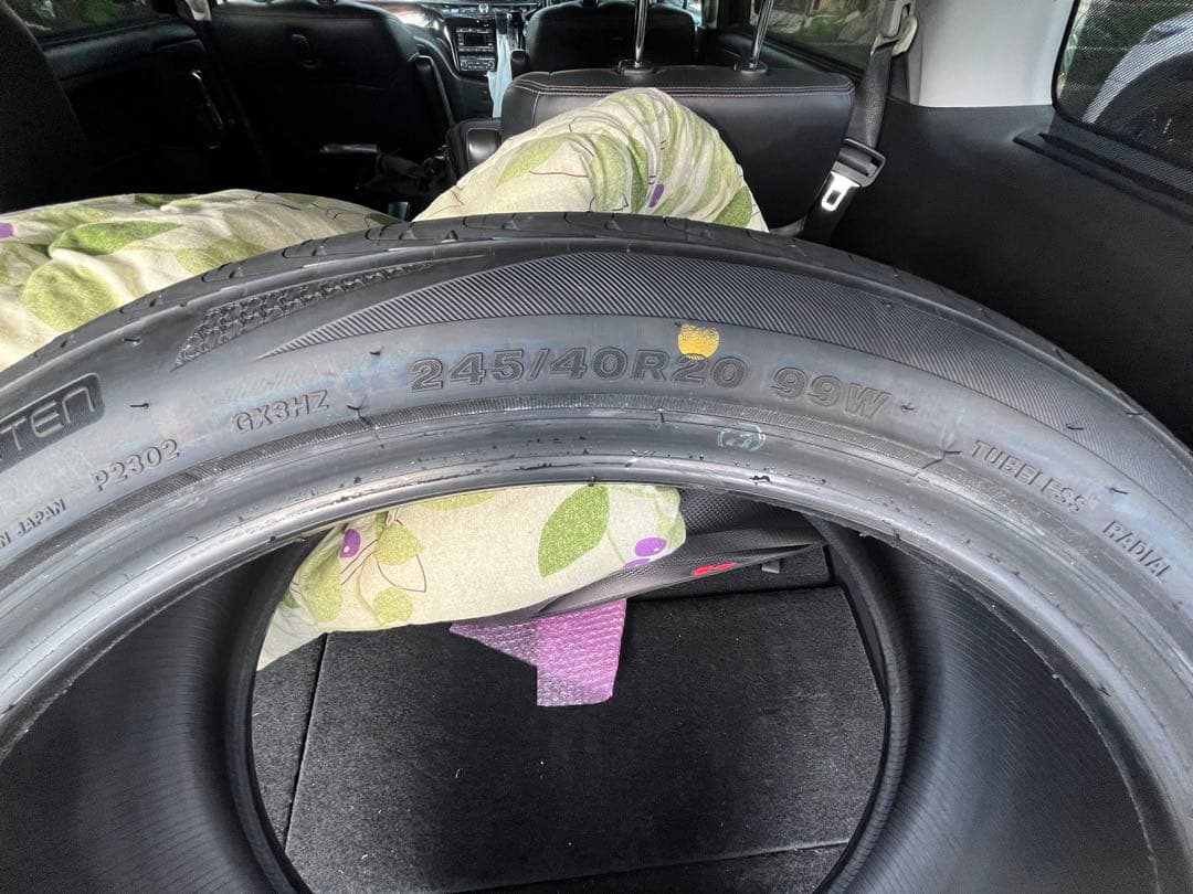 レグノGR-X3 245/40R20 9/15購入後200キロ走行　ほぼ新品１本