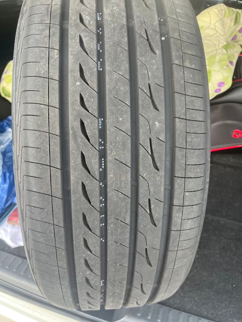 レグノGR-X3 245/40R20 9/15購入後200キロ走行　ほぼ新品１本