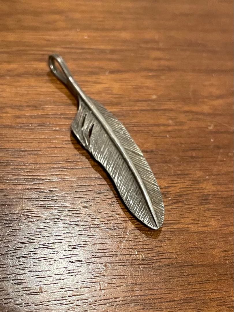 インディアンジュエリーフェザーペンダントSilver Dollar Craft