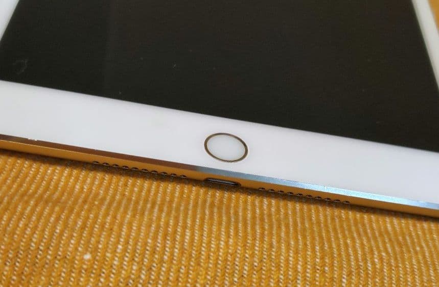 iPad本体 iPad mini4 32GB Wi-Fi + Cellular