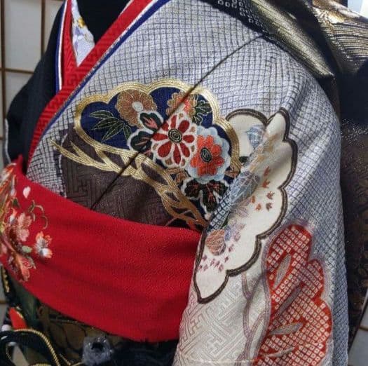 421【最終価格】和モダン　黒絞り　　正絹振袖8点フルセット正絹長襦袢
