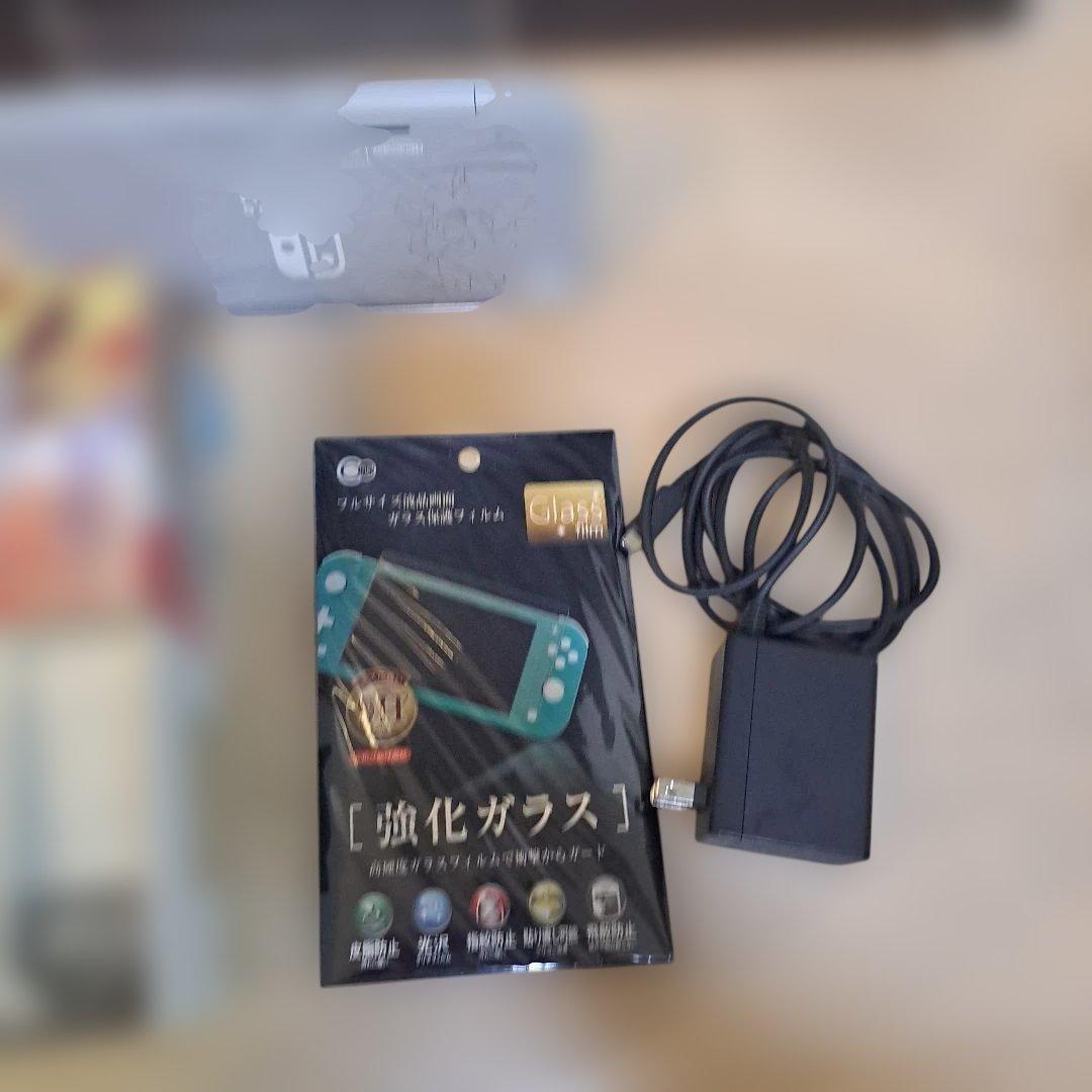 NINTENDO SWITCH LITE ザ…本体、箱、充電器、おまけ付き