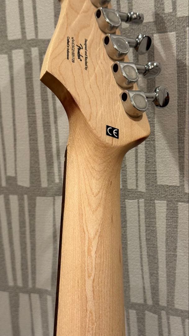 Squier Mini Stratocaster ミニエレキギター