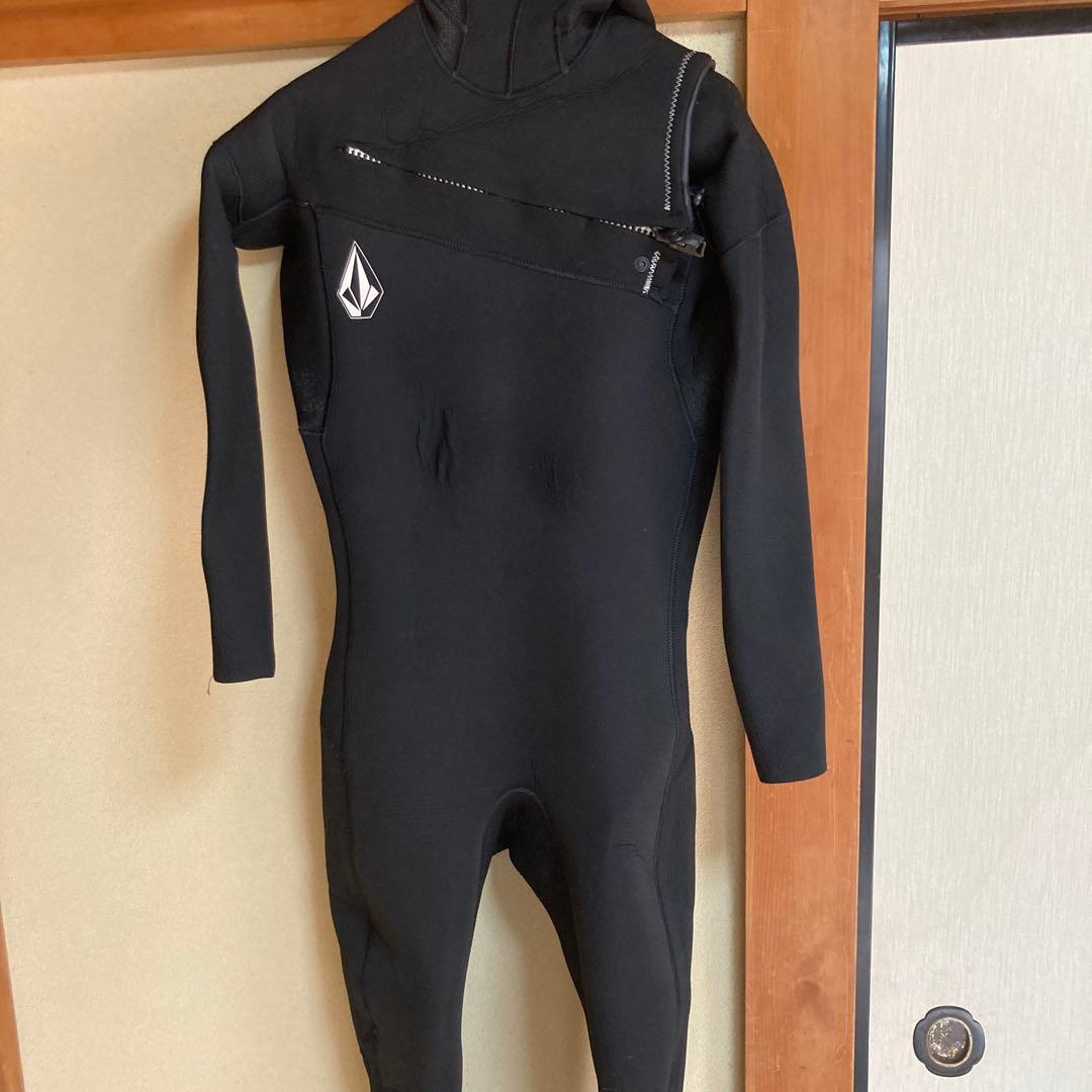 VOLCOM フード付き ブラック フルスーツ