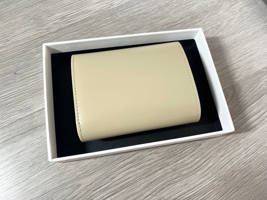 【完全未使用】CELINE スモール フラップウォレット トリオンフ(クリーム)