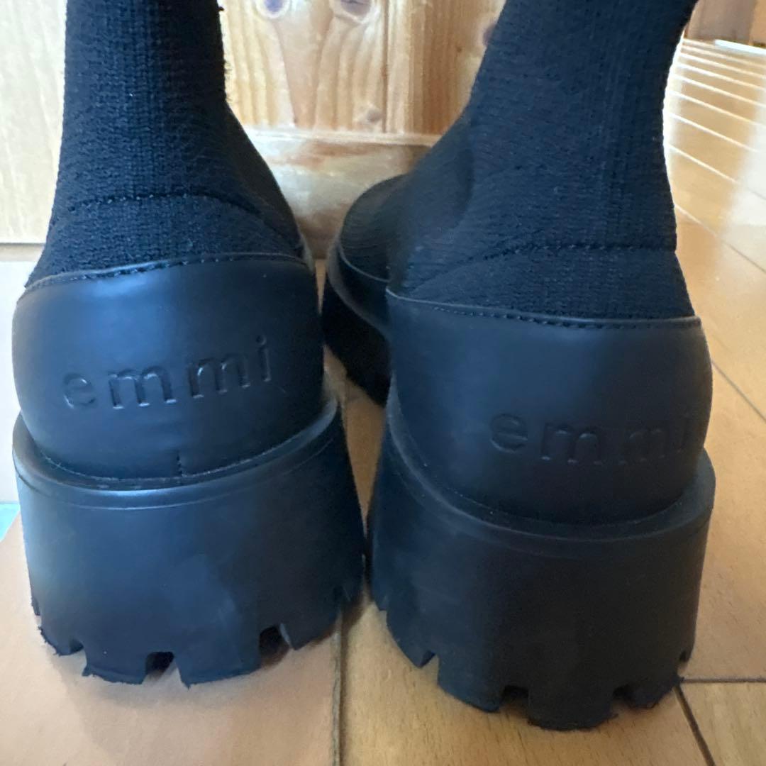 【美品】emmi ブラックニットブーツ