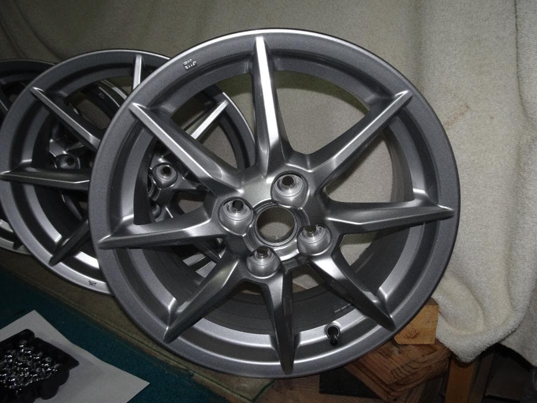 新車外しNDロードスター用純正ホイール4本、希少な初期ＮＲ－Ａ用シルバー　2個口