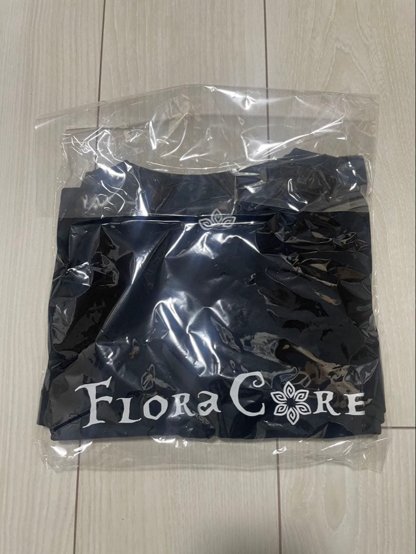 floracore tシャツ