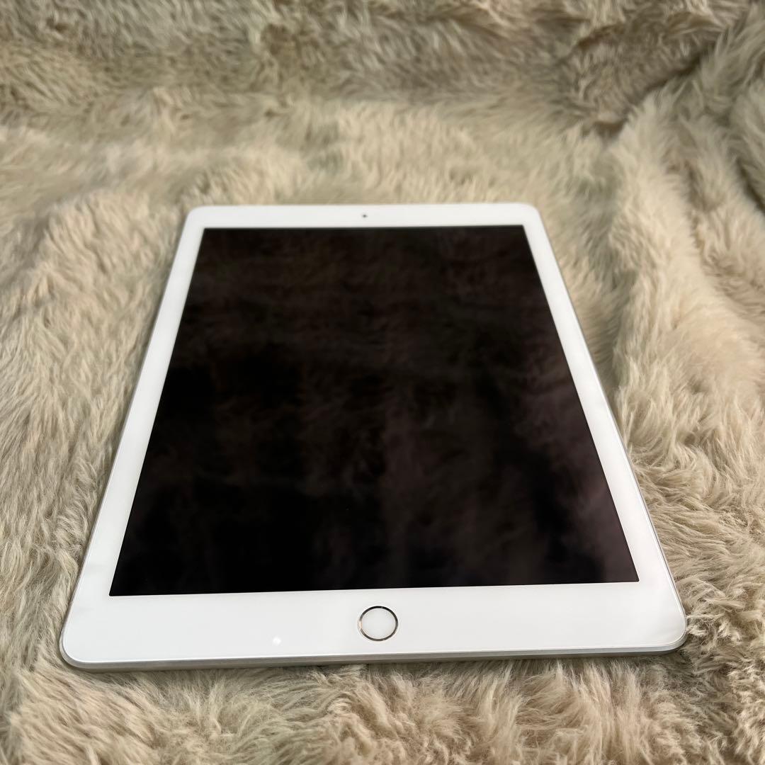 Apple iPad 第5世代128GB Wi-Fi +Cellularシルバー
