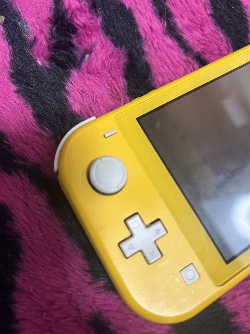 Nintendo Switch Lite イエロー 本体　ジャンク品