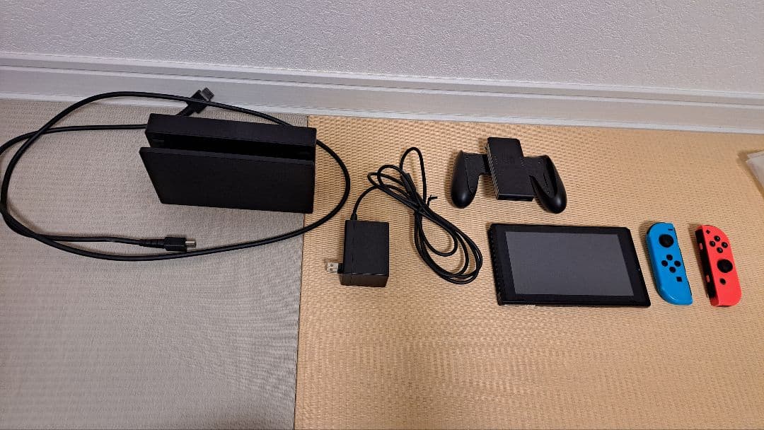 Nintendo Switch 本体 ネオンブルー/ネオンレッド　大泉洋