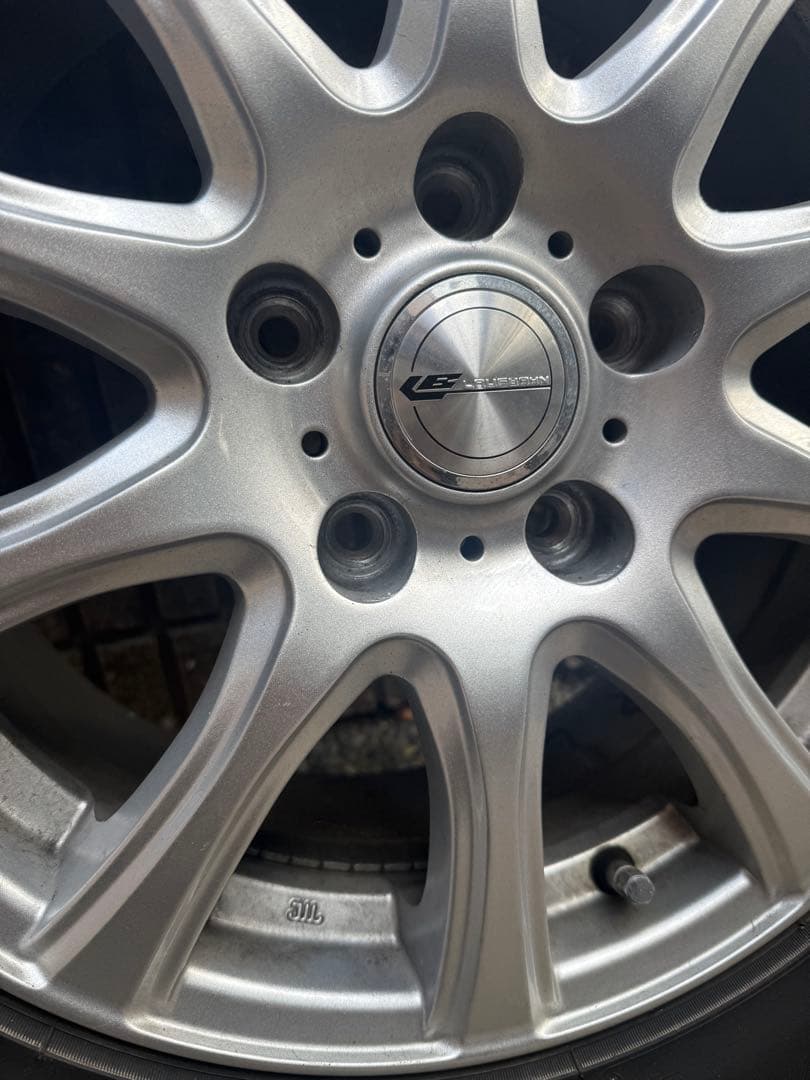 【最終値下げ】ブリザックDM-V1 215/65R16 98Qホイールセット4本
