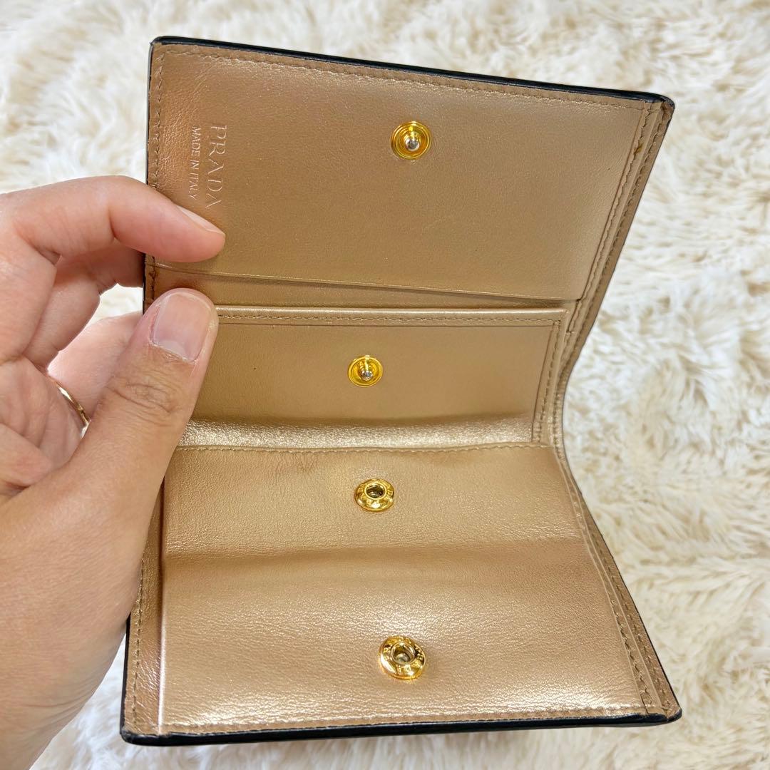 ✨正規品✨ PRADA プラダ　二つ折り財布　サフィアーノレザー　ゴールド金具