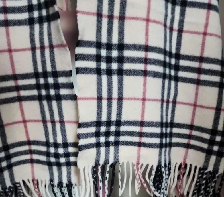 BURBERRY　チェック柄 ショール ベージュ 黒
