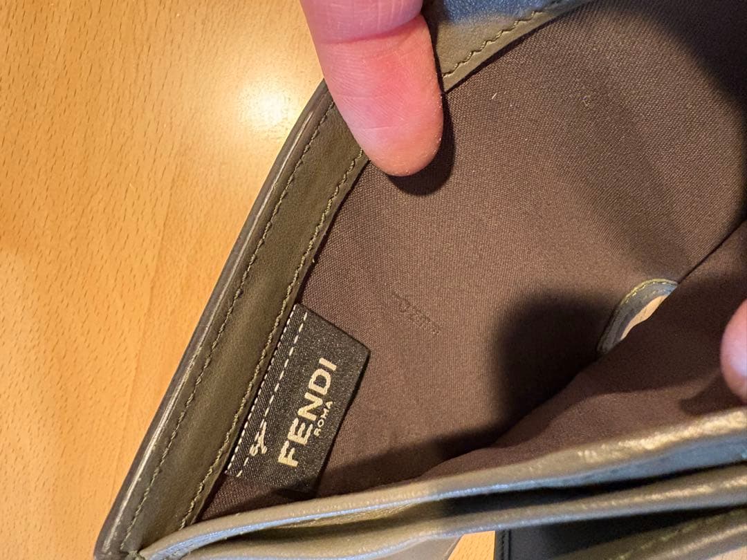 FENDI ダークグリーン 二つ折り財布