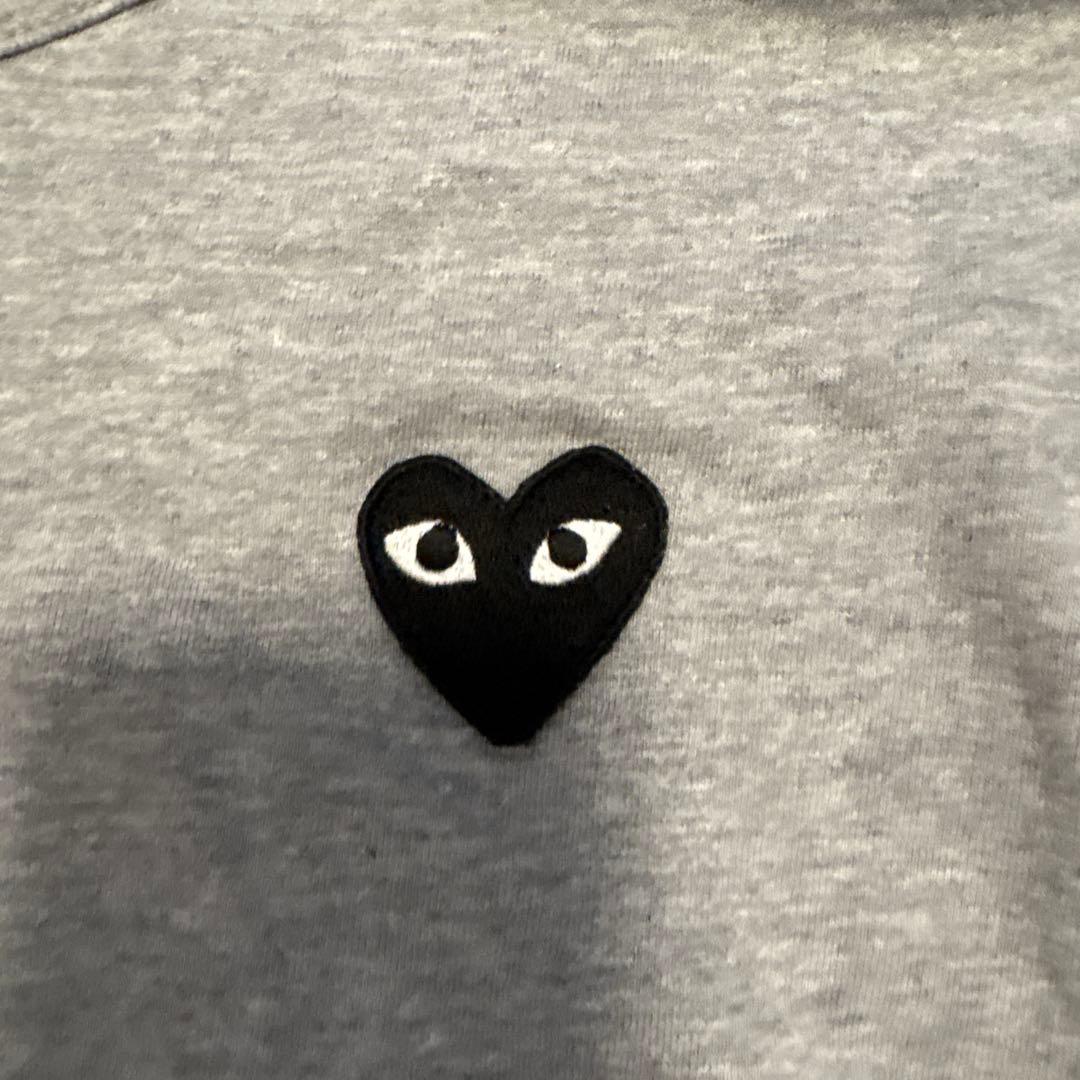 COMME des GARÇONS PLAY グレー Tシャツ M
