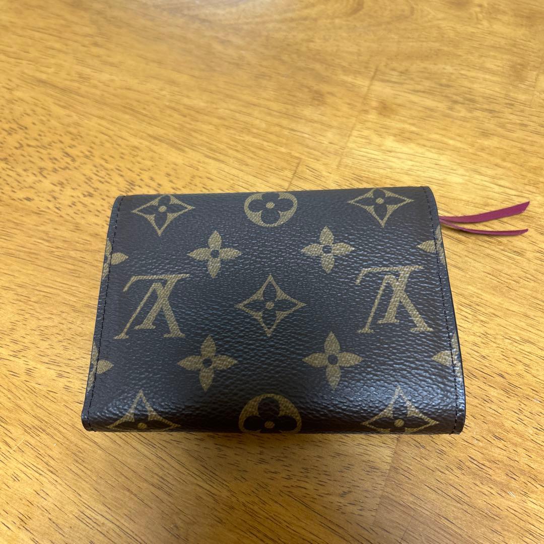 LOUIS VUITTON ポルトフォイユ　ヴィクトリーヌ　三つ折り財布