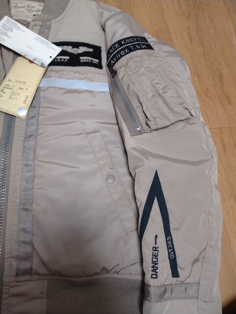 【新品】AVIREX　フライトジャケット　アウター