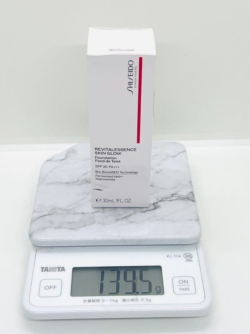 SHISEIDO エッセンス スキングロウ ファンデーション 本体140