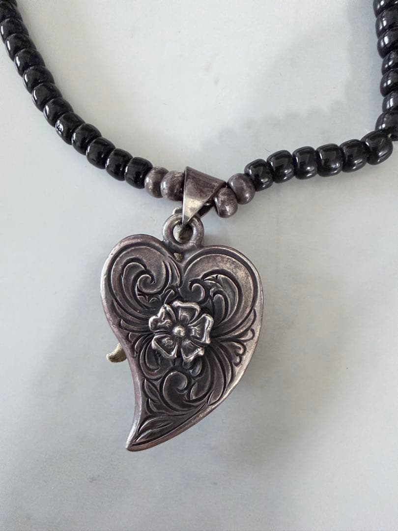 アクセサリー LARRY SMITH KARAKUSA ROSE HART PENDANT