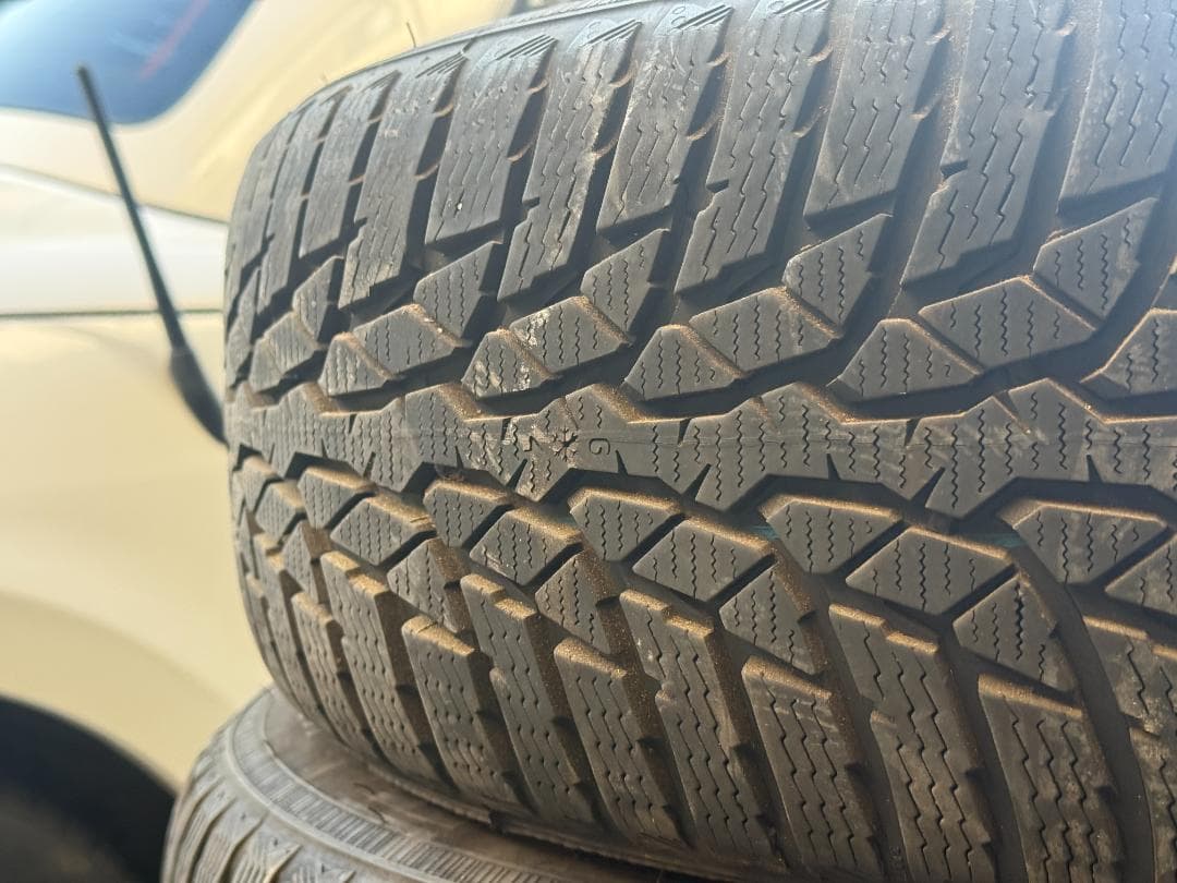 Nokian スタッドレスタイヤ 15インチ（tsu-ya様予約済）