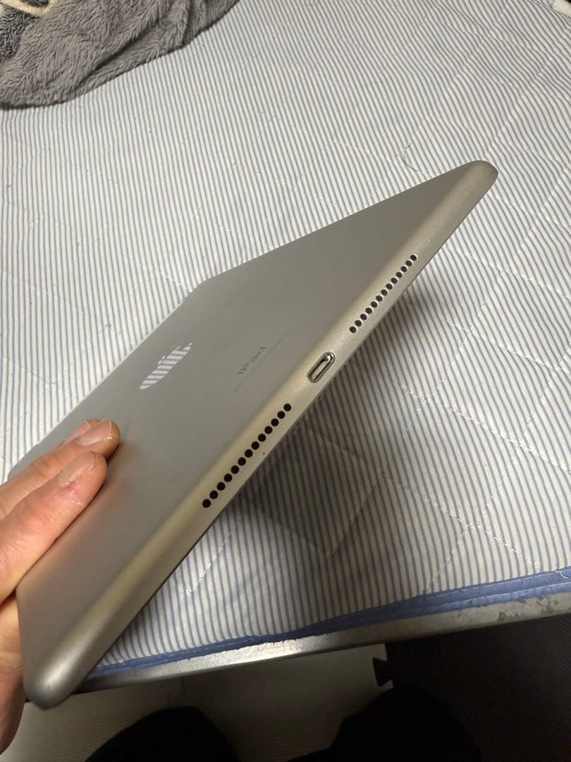 iPad第7世代 simフリー