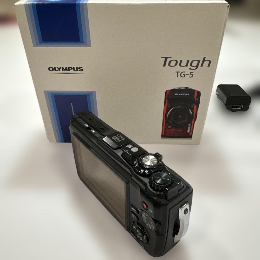 美品OlympusTG-5(オプションFD1付き)、箱、取り扱い説明書同封