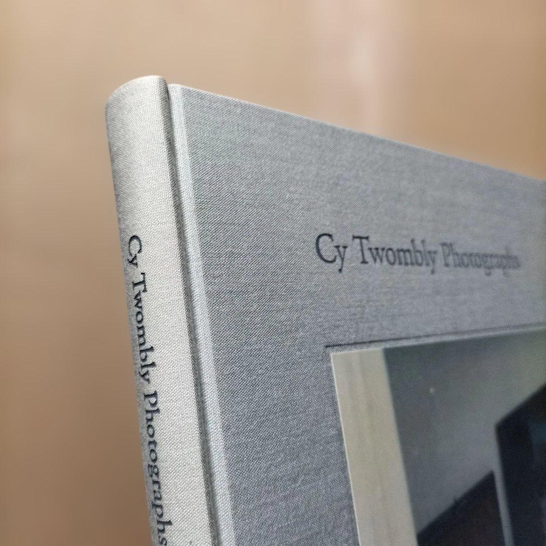 サイ・トゥオンブリーの写真 変奏のリリシズム　Cy Twombly