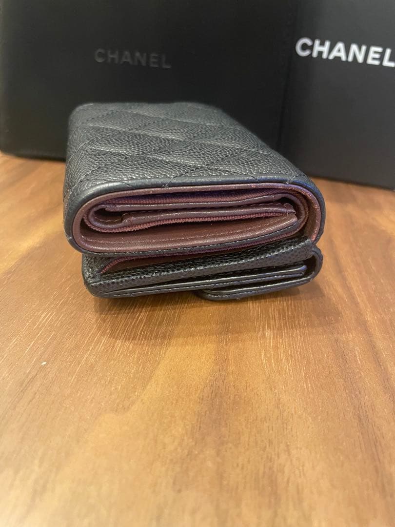 CHANEL マトラッセ　キャビアスキン　三つ折り財布