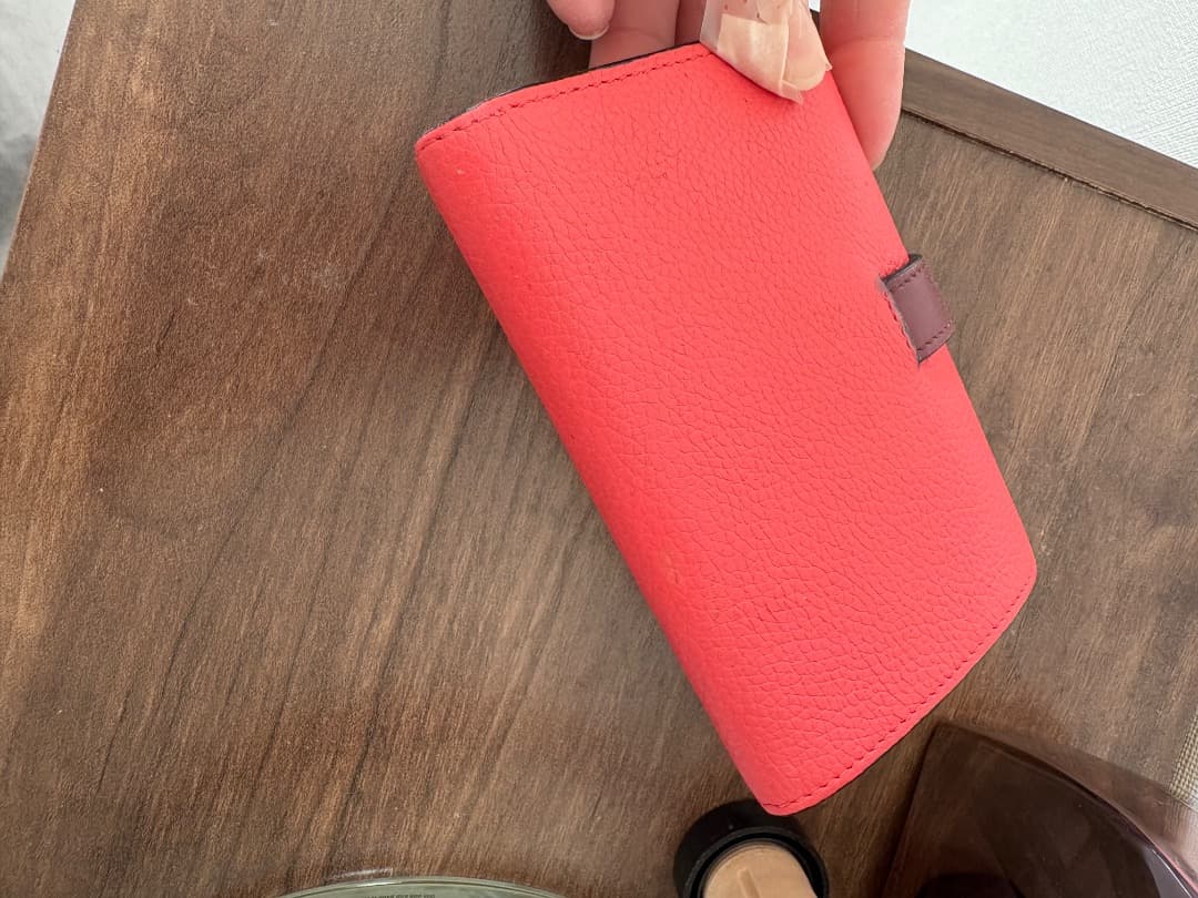 美品　LOEWE レザー 三つ折り財布 レザーピンク　値下げ