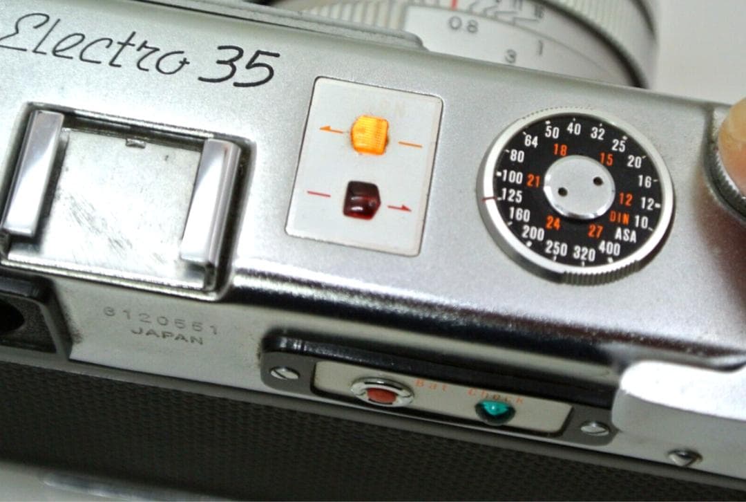 美品ヤシカ エレクトロ35 フィルムカメラ 第1世代革ケース付き完動品