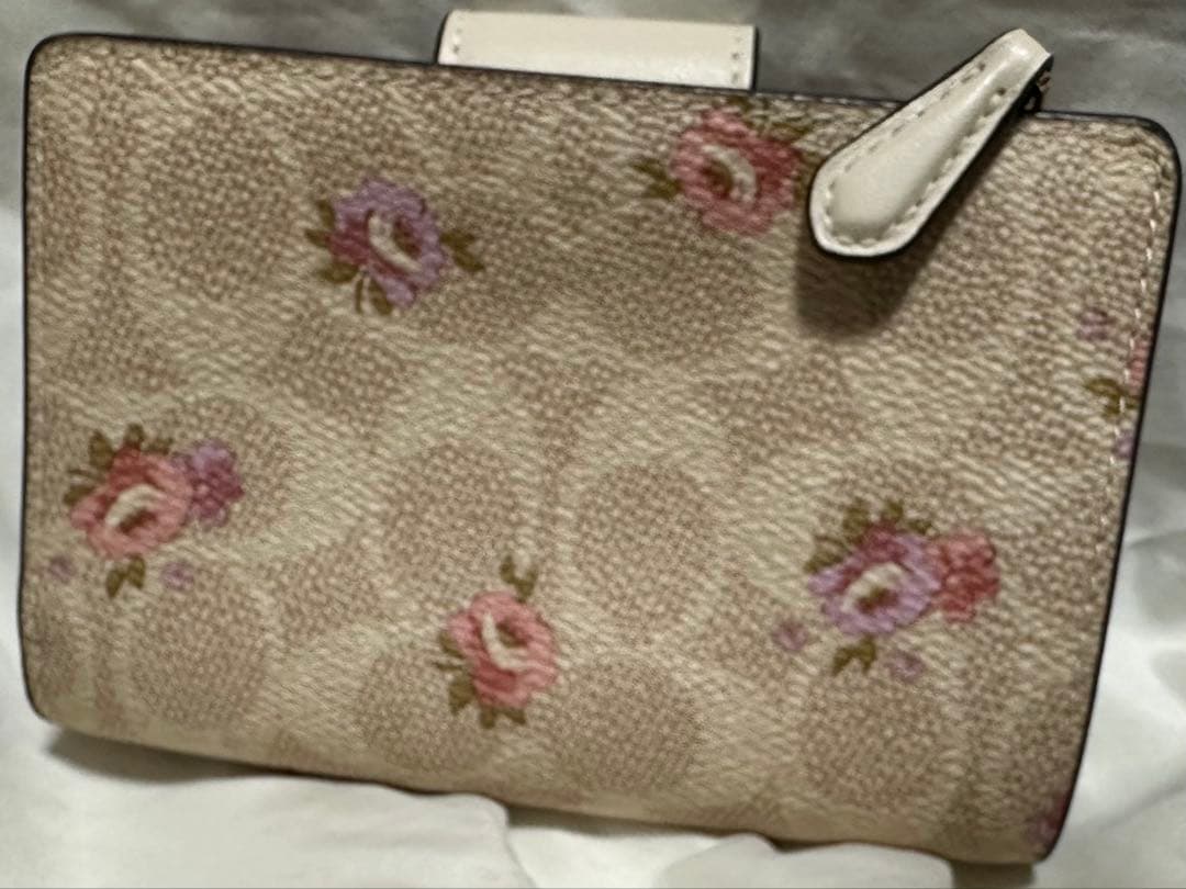 ♡*象様 限定値下　COACH 花柄 二つ折り財布　新品未使用