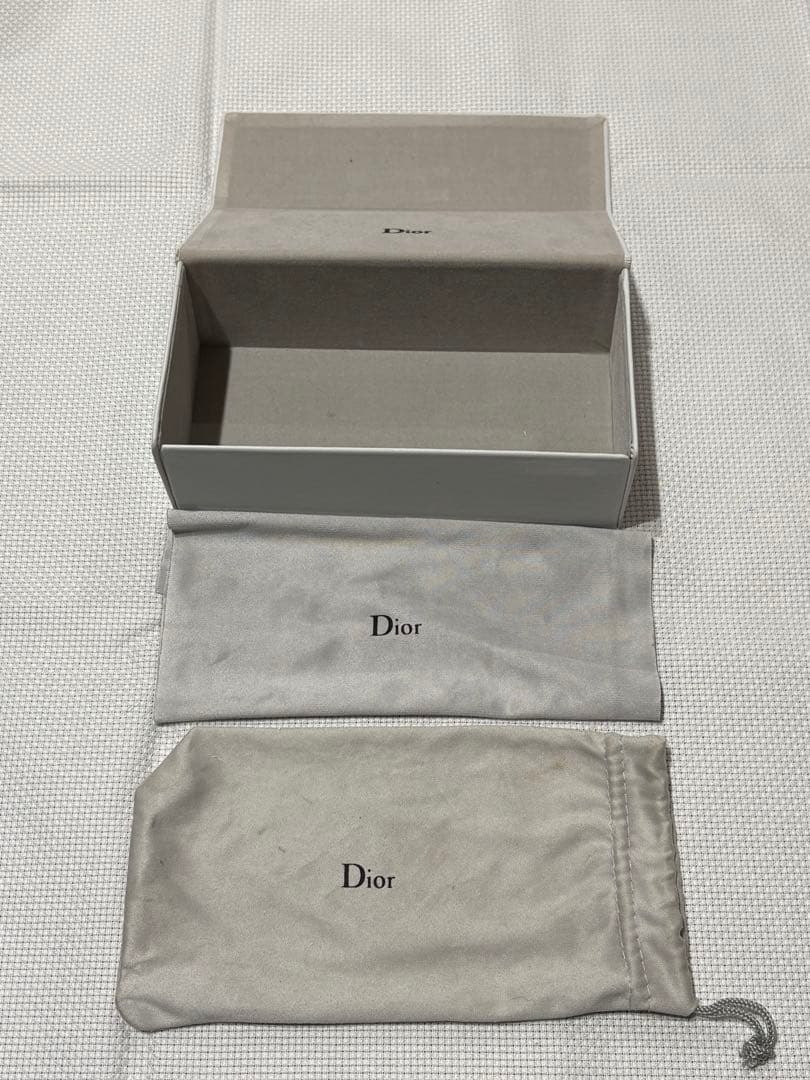 Dior ダークレッド ラウンドサングラス