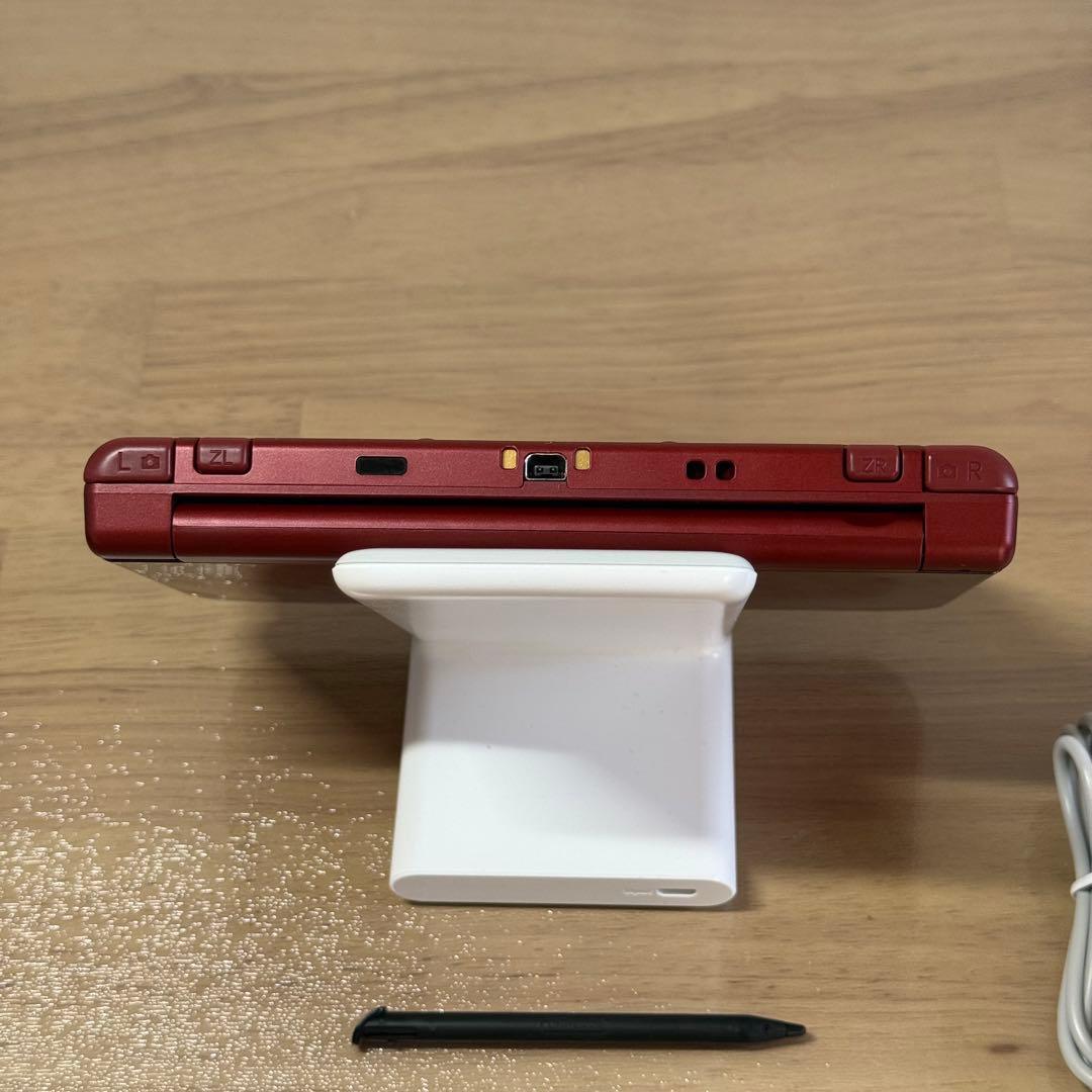 7-040【美品】Newニンテンドー3DS LL メタリックレッド 下IPS