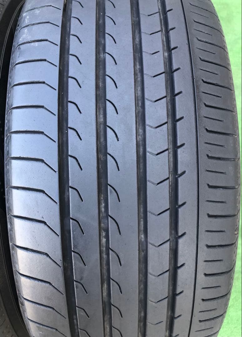 215/55 R17 YOKOHAMA BluEarth RV-03、2022年