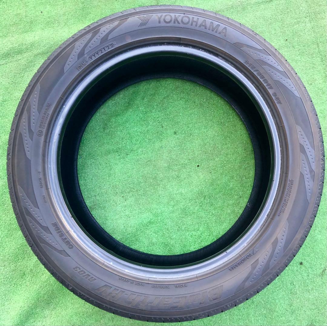 215/55 R17 YOKOHAMA BluEarth RV-03、2022年