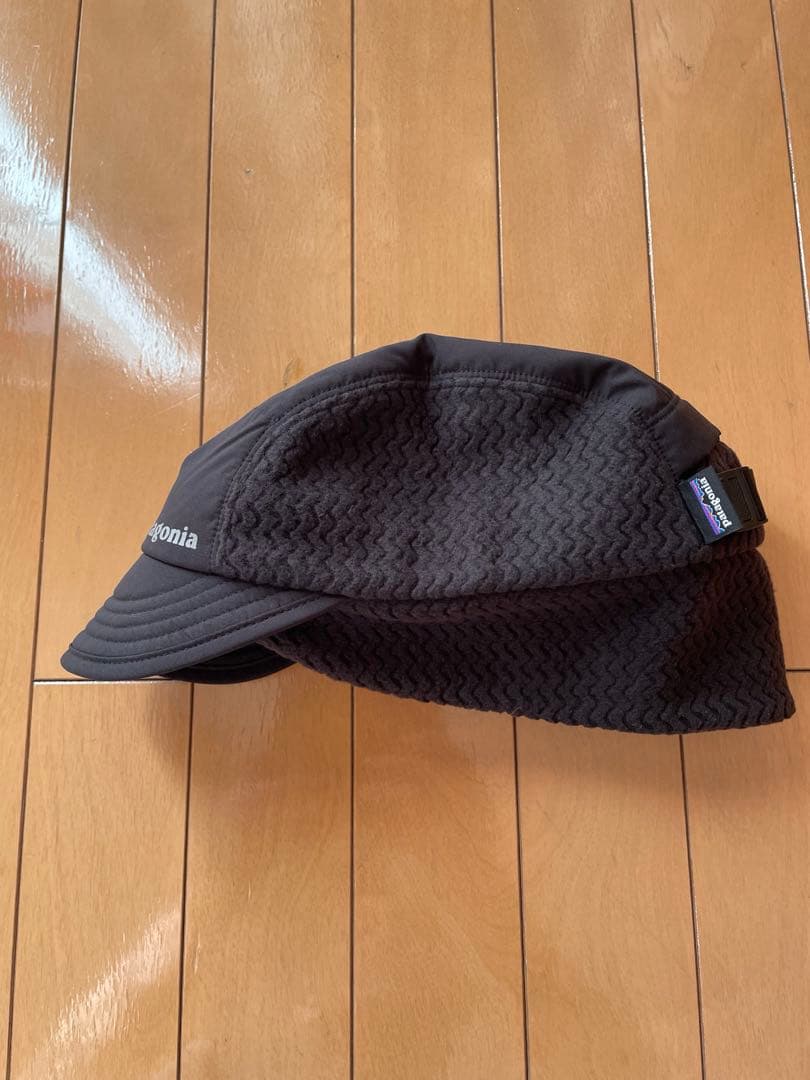 Patagonia ブラック　ウィンターダックビルキャップ