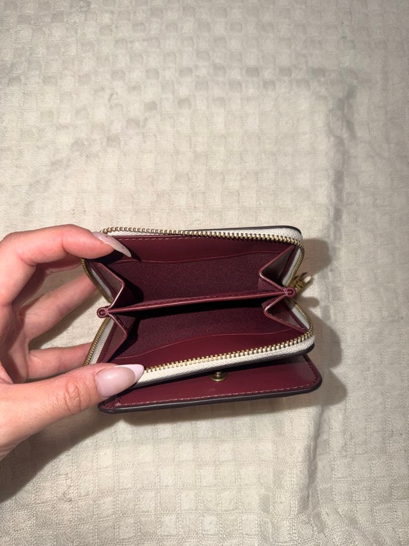 新品・未使用✨COACH コーチ 二つ折り財布 てんとう虫 フローラル 日本限定