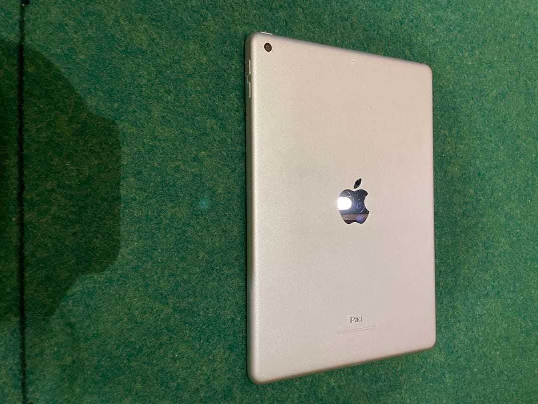 iPad (第6世代) シルバー 32GB WiFi ケース付き⑤