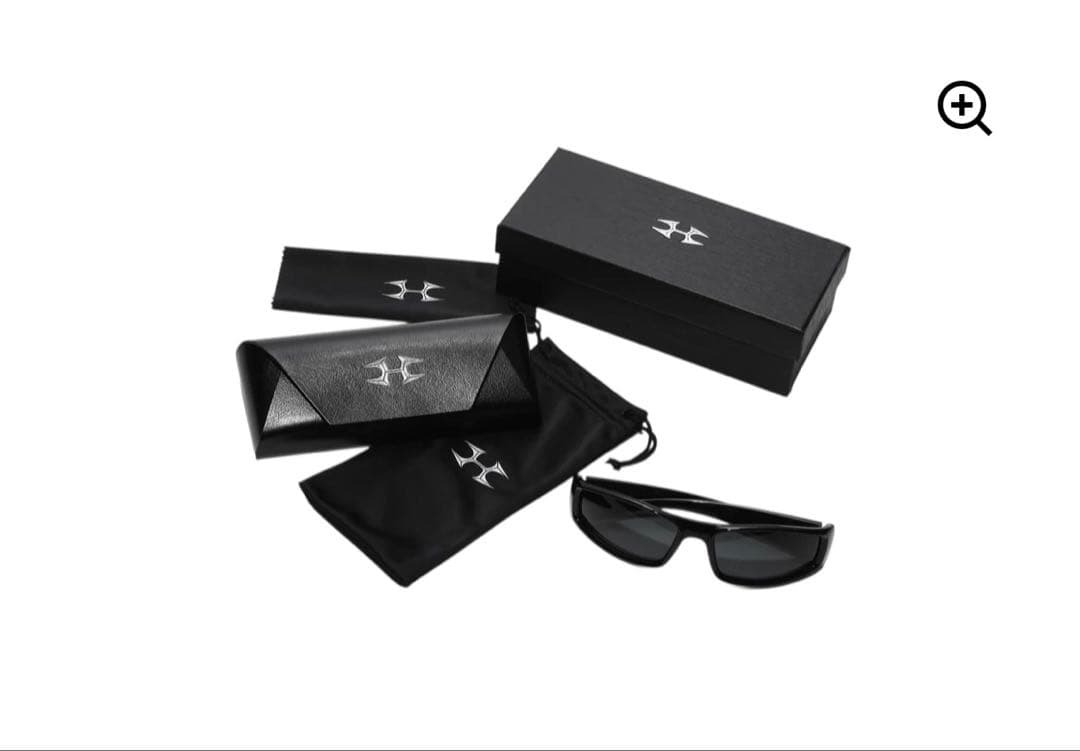io着用　HELIX LOGO SUNGLASSES BLACK