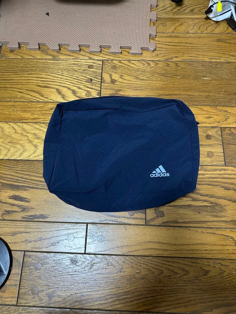 【送料無料】袋付き　adidas テーラードジャケット