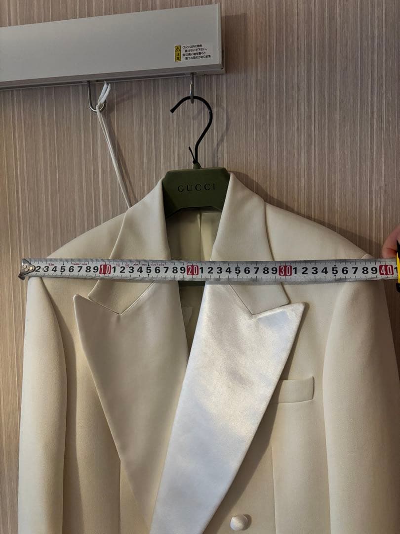 【新品】定価約50万 GUCCIグッチ 春物ジャケット 白 38(M)ハンガー付