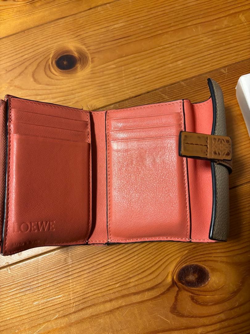 ロエベ財布