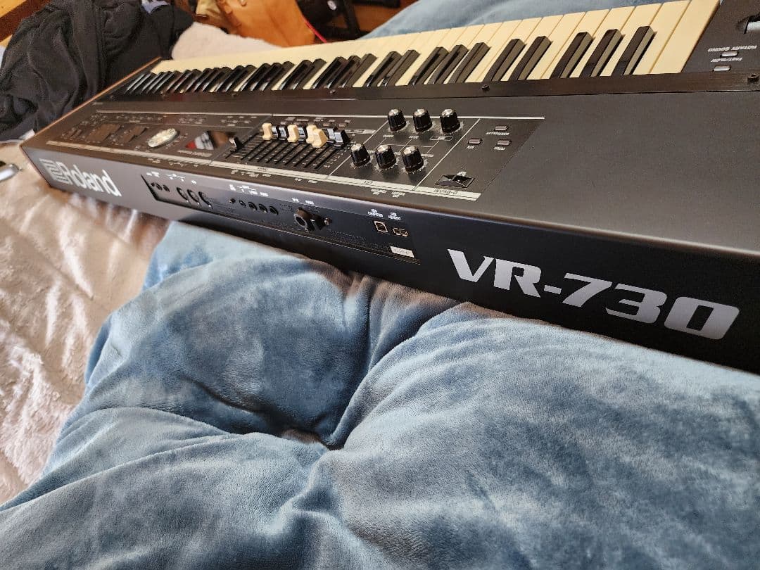 Roland　VR-730