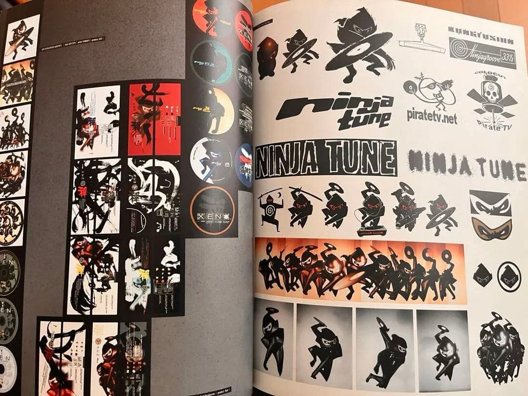 +81 5冊とAtmosphere 01のセットです、