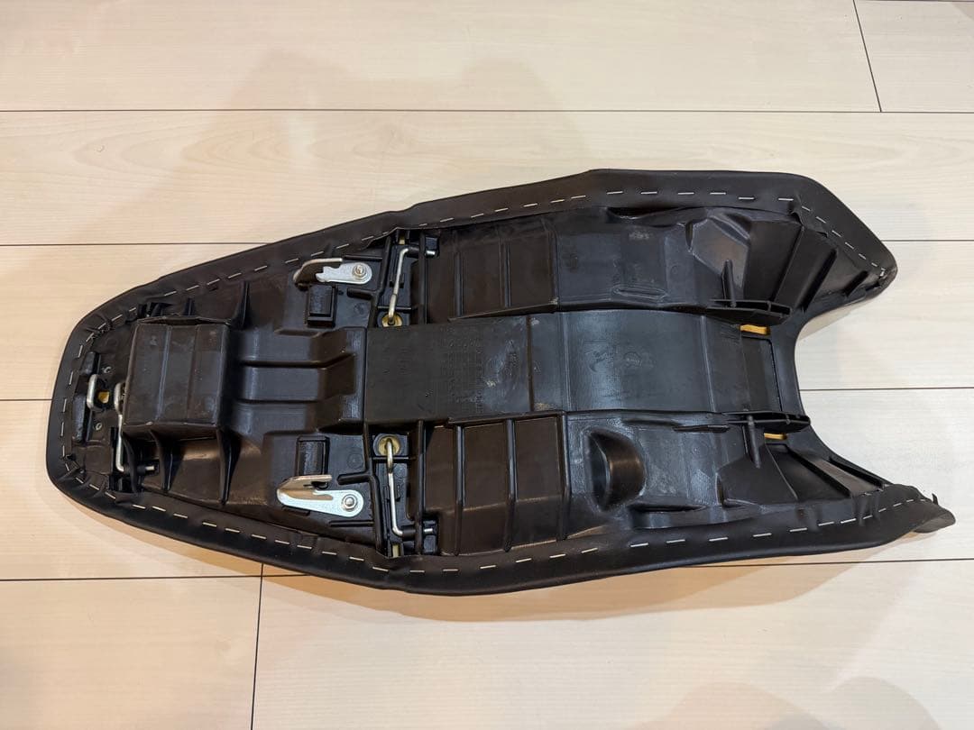 ホーネット600 250 シート 極美品