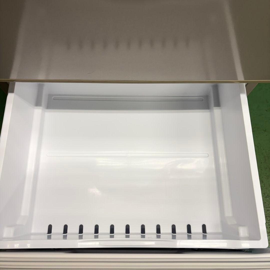 820 コンパクトサイズ！中型冷蔵庫　小型　200L~300L　小型　一人暮らし